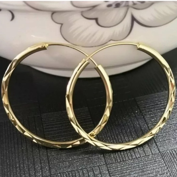 New 18k Gold Plated Hoop Earrings 2021 New Style - Picture 7 of 7